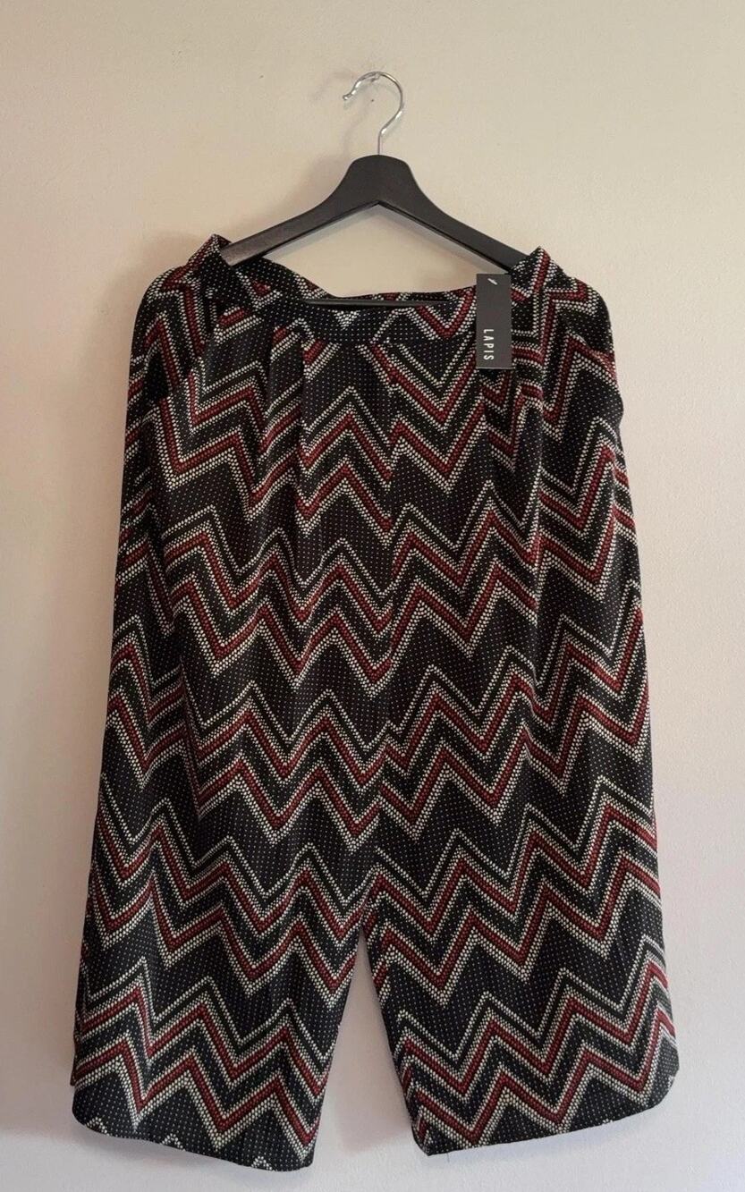 Lapis Pants Womens M Black Geometric Cropped Wide Leg Pull On Stretch Knit NWT